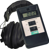 PCB 687A01 fejhallgatóval